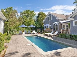 33 Dale St, Southampton, NY 11968