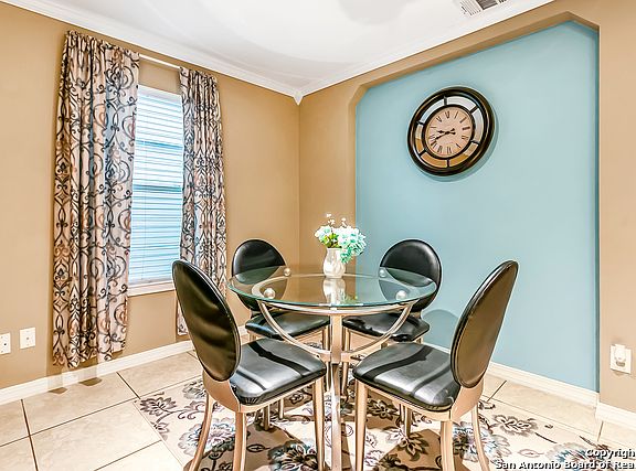 4th image of 4015 Wisteria Way