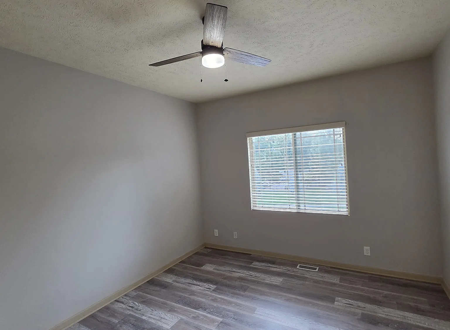 3 bed, 1603 sqft, $2,150 — Photo 4