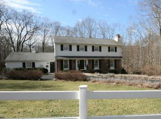 3 Smoke Rise Rd, Kinnelon, NJ 07405