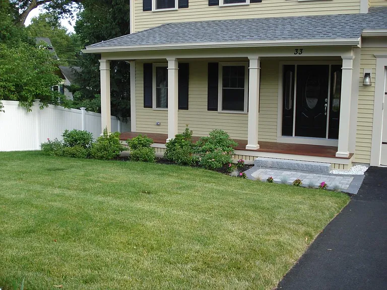 33 Liberty Ave — Photo 2