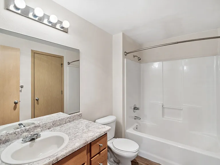 One Bedroom 605 Sq Ft