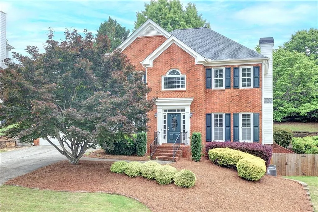 5 bed, 2.5 bath, 2888 sqft, $3,600 — Photo 1