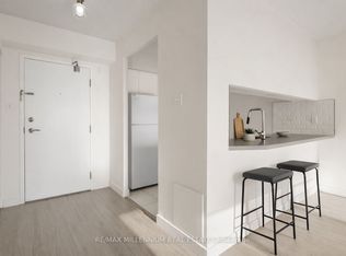 12 Laurelcrest St #803, Brampton, ON L6S 5Y4