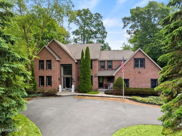 21 Pinecrest Drive, Niskayuna, NY 12309