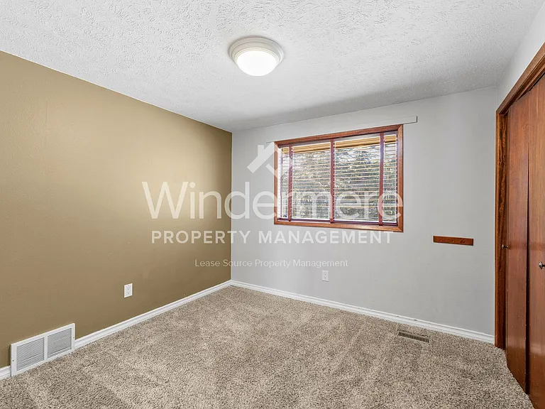 6622 E 15th Ave — Photo 9