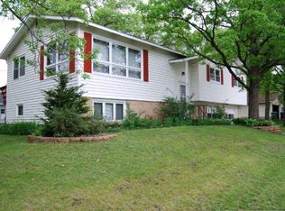 933 8th St NE, Staples, MN 56479