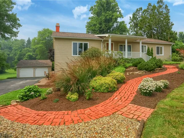 139 Emmet Dr, Beaver Falls, PA 15010