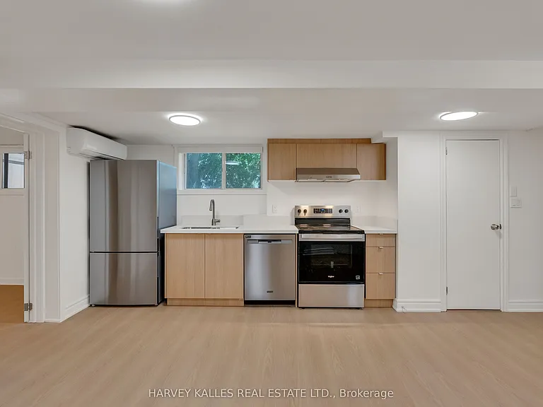 106 Florence Ave — Photo 16
