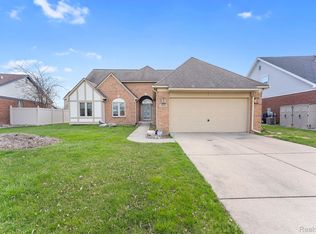 26783 Park Ln, Woodhaven, MI 48183