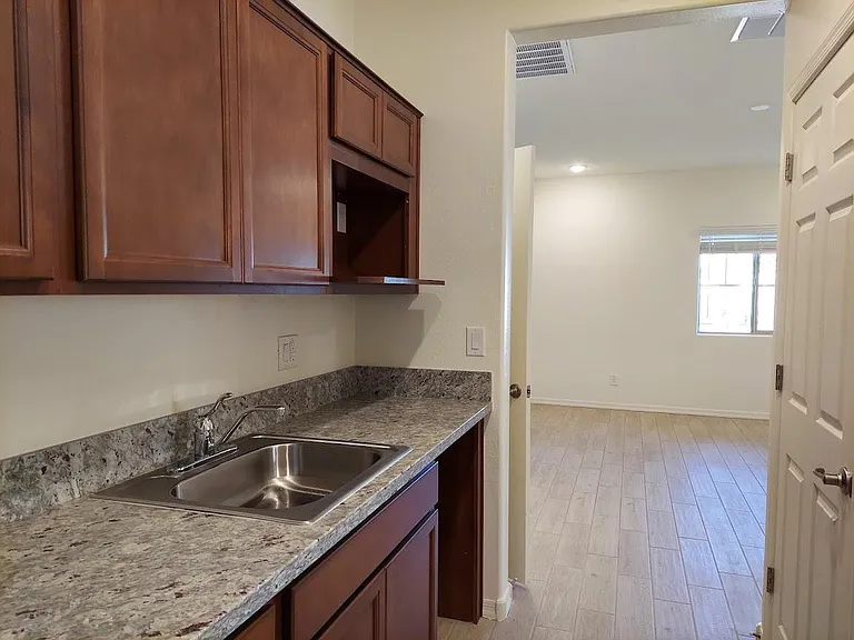 121 W Seaside Dr — Photo 27