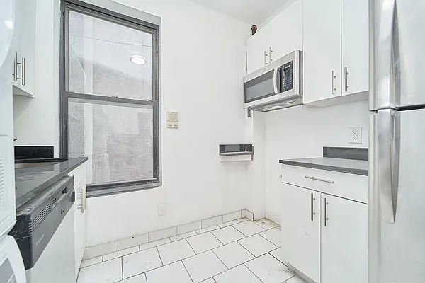 Rented by Compass | media 13