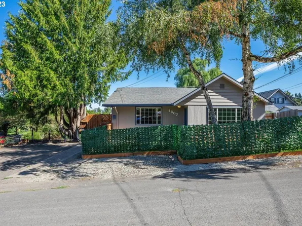 1507 10th St, Oregon City, OR 97045