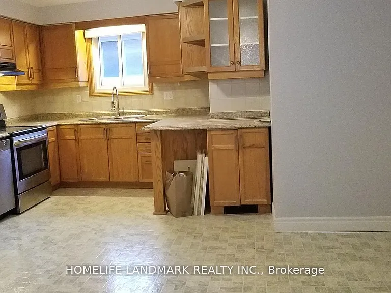 33 Elora Dr — Photo 6
