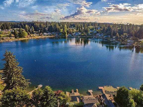 2nd image of 10218 Lake Louise Dr SW