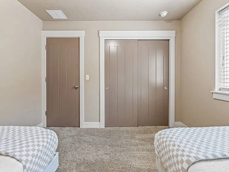 2719 E Decameron Ln — Photo 42