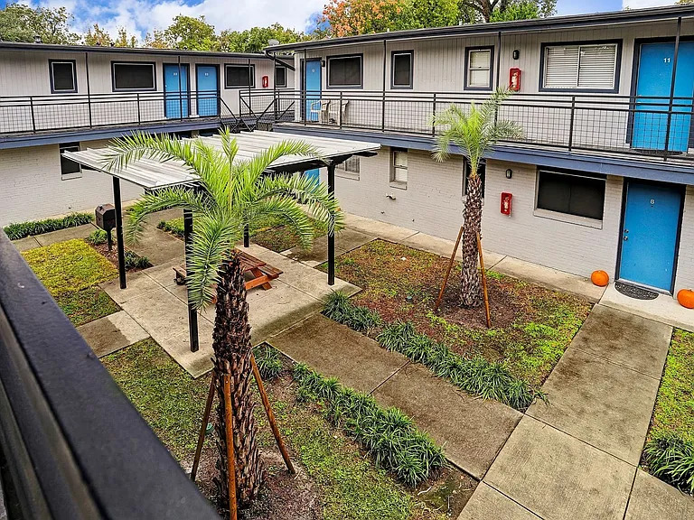 TLP Hawthorne — Photo 12