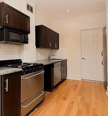 3rd image of 242 E 75th St APT 5C