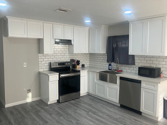 3rd image of 7043 Avenue L
