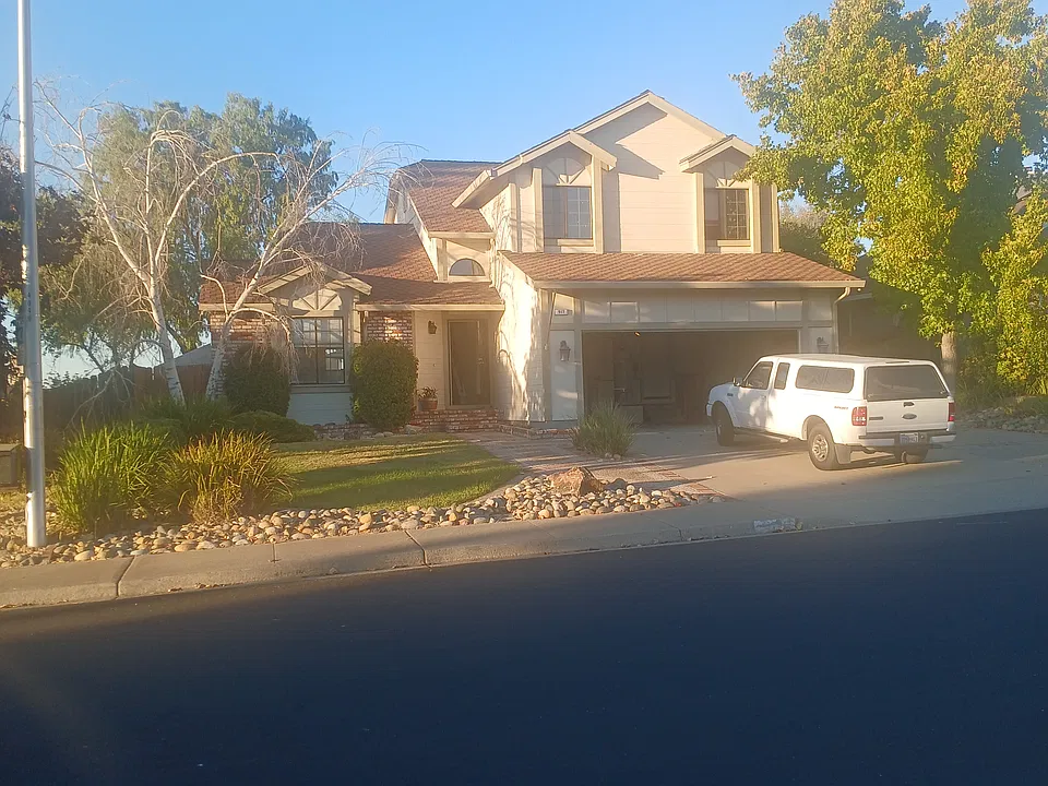 917 Flintrock Dr