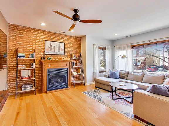 4th image of 2537 N Hamlin Ave #1S