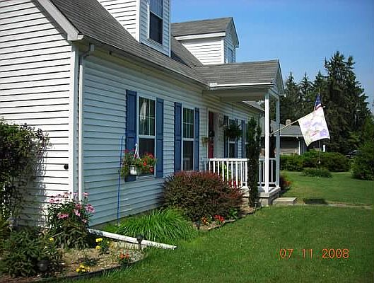 2nd image of 210 E Pine St