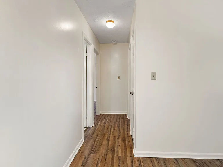 35 Hamburg Dr — Photo 20