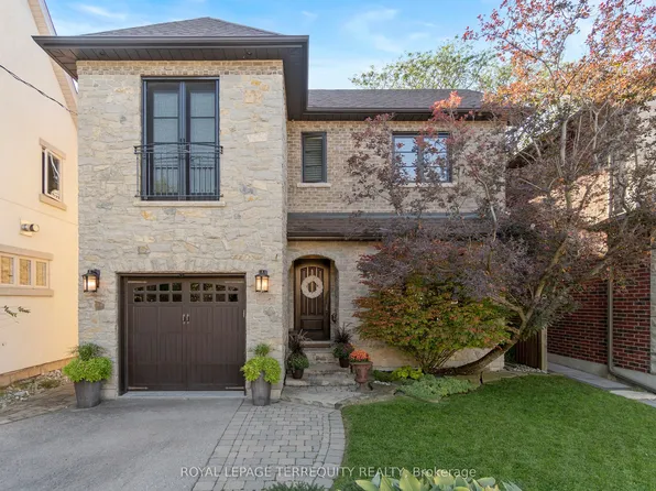 12 Elliott Ave, Toronto, ON M8X 2P8