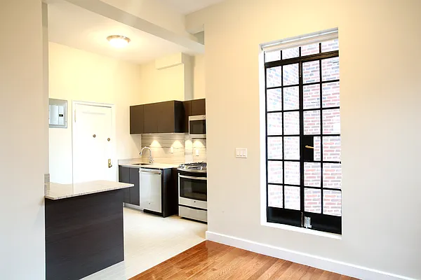 Rented by Stonehenge NYC LLC | media 23