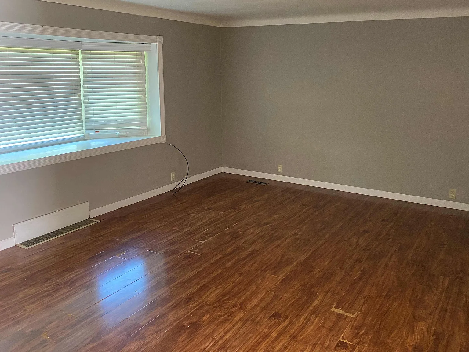 3 bed, 1.5 bath, 1300 sqft, $1,575 — Photo 3