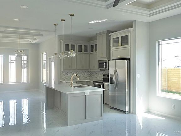 5th image of 1702 Lago Michigan