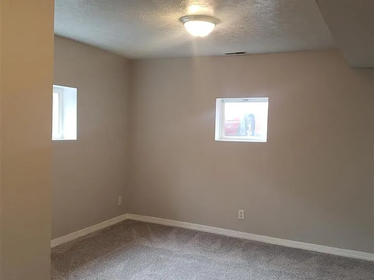 685 Randolph Avenue — Photo 9