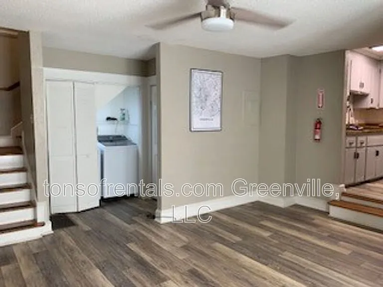 414 Randall St #A — Photo 2