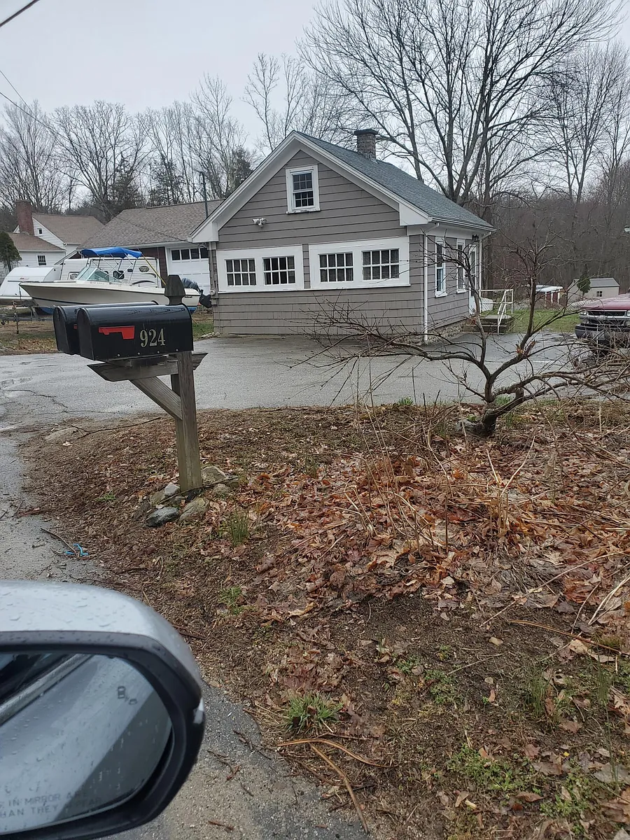 Building Photo - 922 Tourtellot Hill Rd