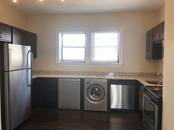 3rd image of 1540 W Waveland Ave #1
