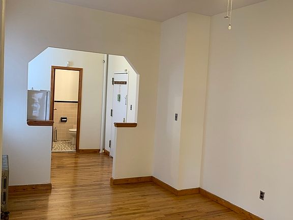 4th image of 348 E 65th St #E4
