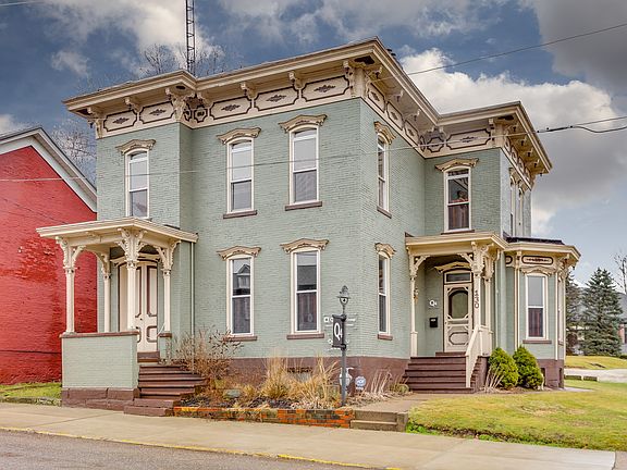 Walk to the town square