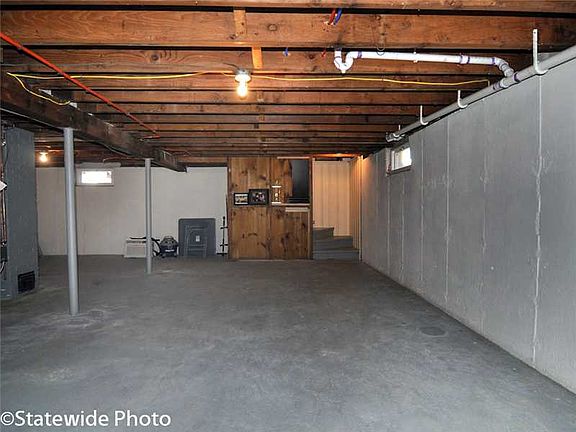 4th image of 58 Fisher St