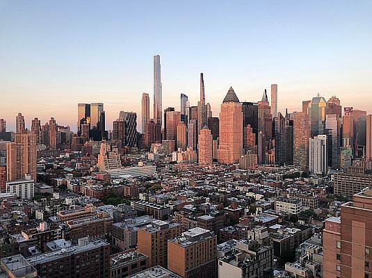 3rd image of 560 W 43rd St APT 43