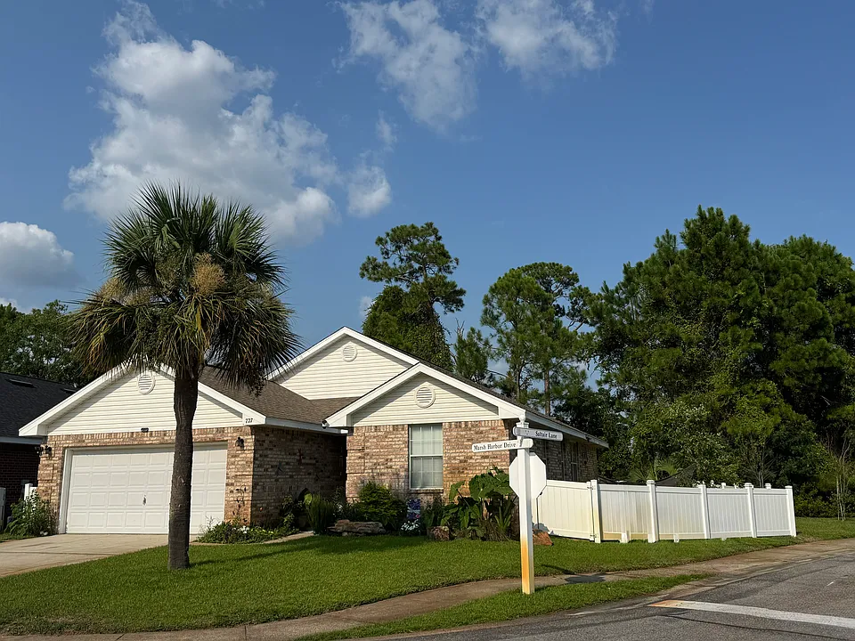 727 Marsh Harbor Dr