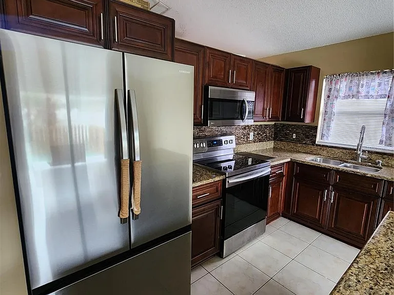 2483 Shelby Cir — Photo 13