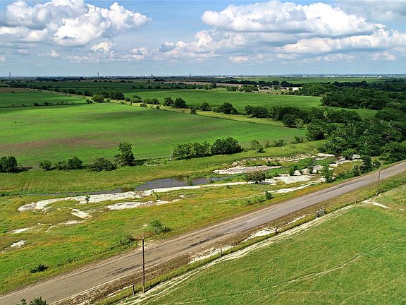 3rd image of Hackberry Rd