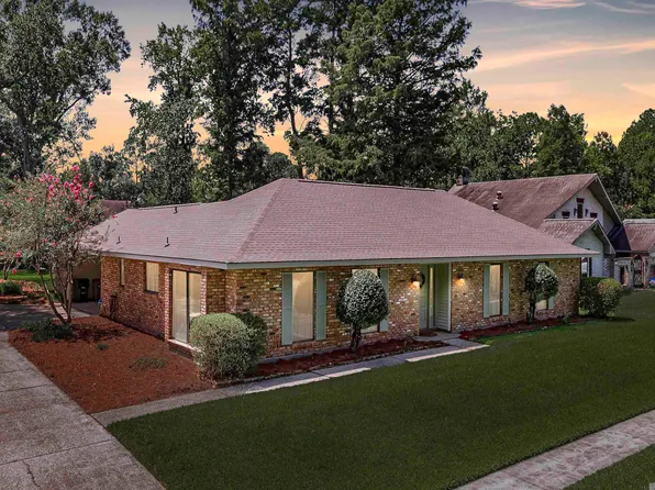 12006 Towering Oaks Dr, Baton Rouge, LA 70810