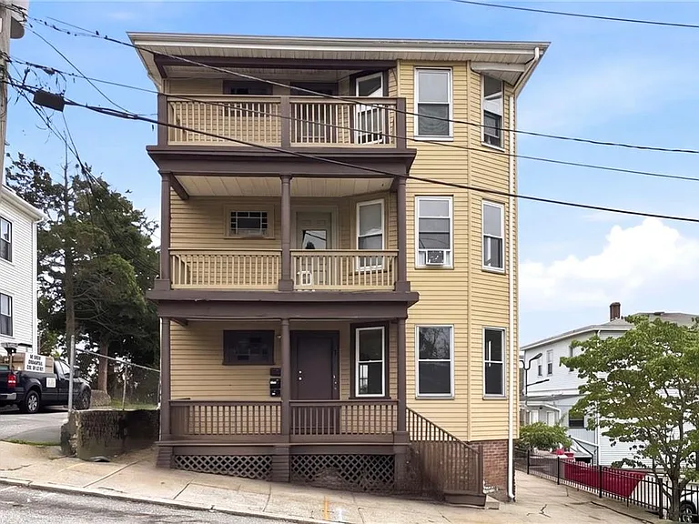 5 Peter St #1 — Photo 1