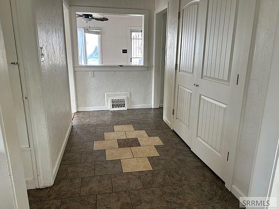 5th image of 77 Cottonwood Ave