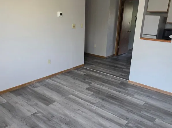 Park Place Apartments, 519 N 3rd St APT 11, Marshalltown, IA 50158