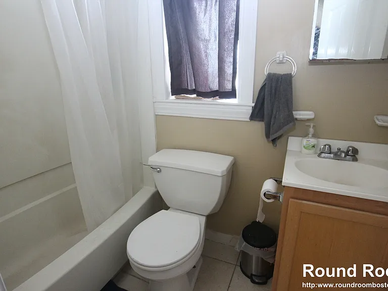 17 Highgate St #16 — Photo 10