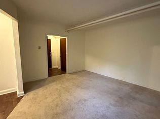 Marie Antoinette, Minneapolis, MN 55404