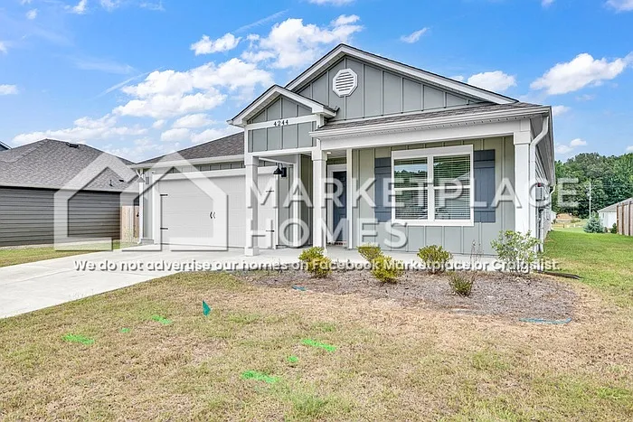 4 bed, 2.0 bath, 1774 sqft, $2,095 — Photo 2
