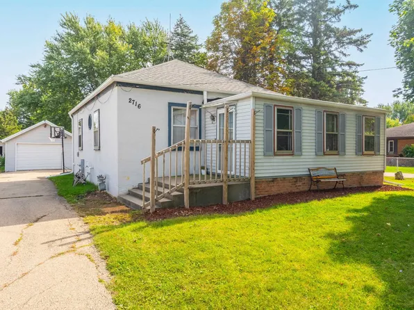 2716 Harrison St, Oshkosh, WI 54901